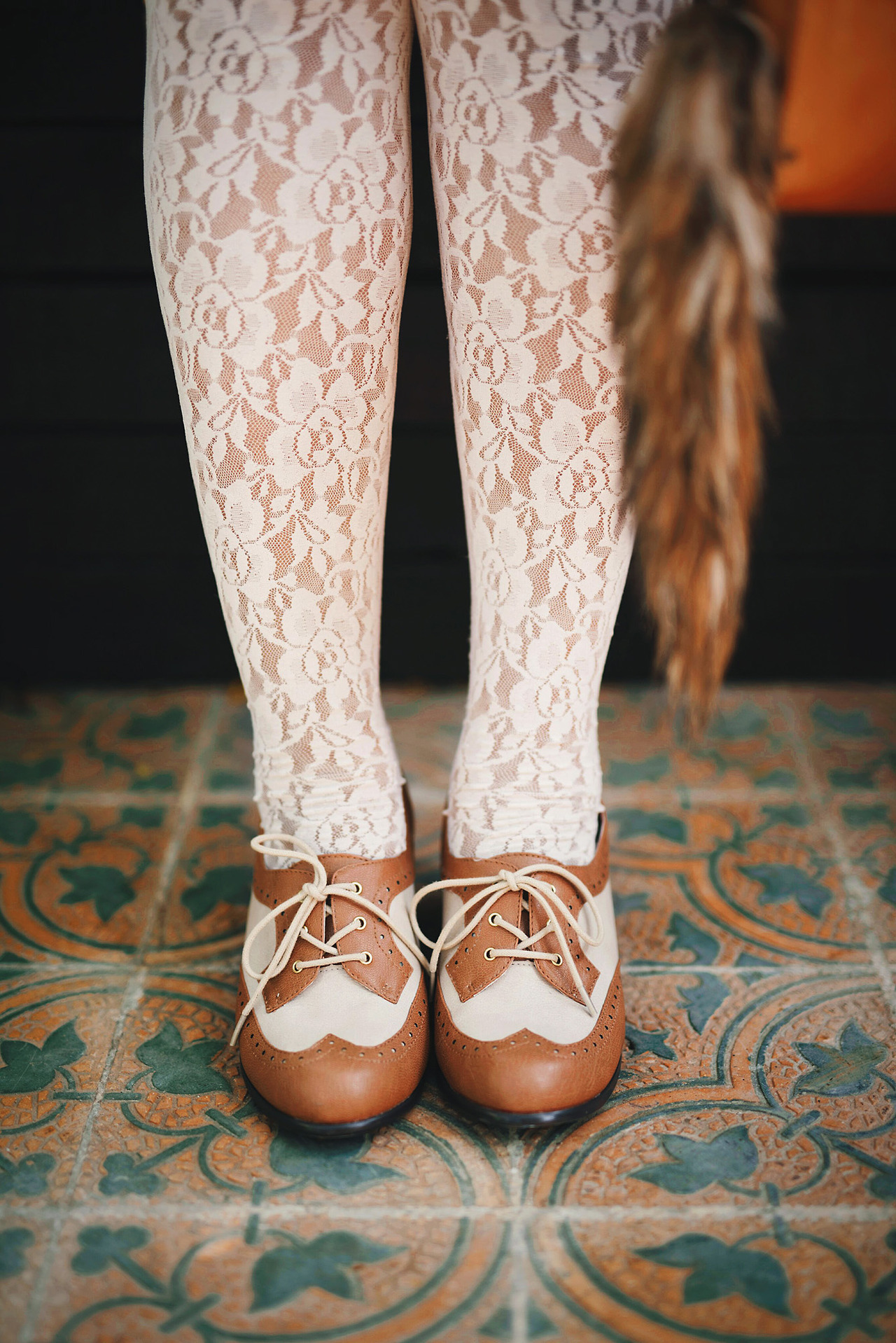 How to Wear White Tights Like a Champion – A Curious Fancy